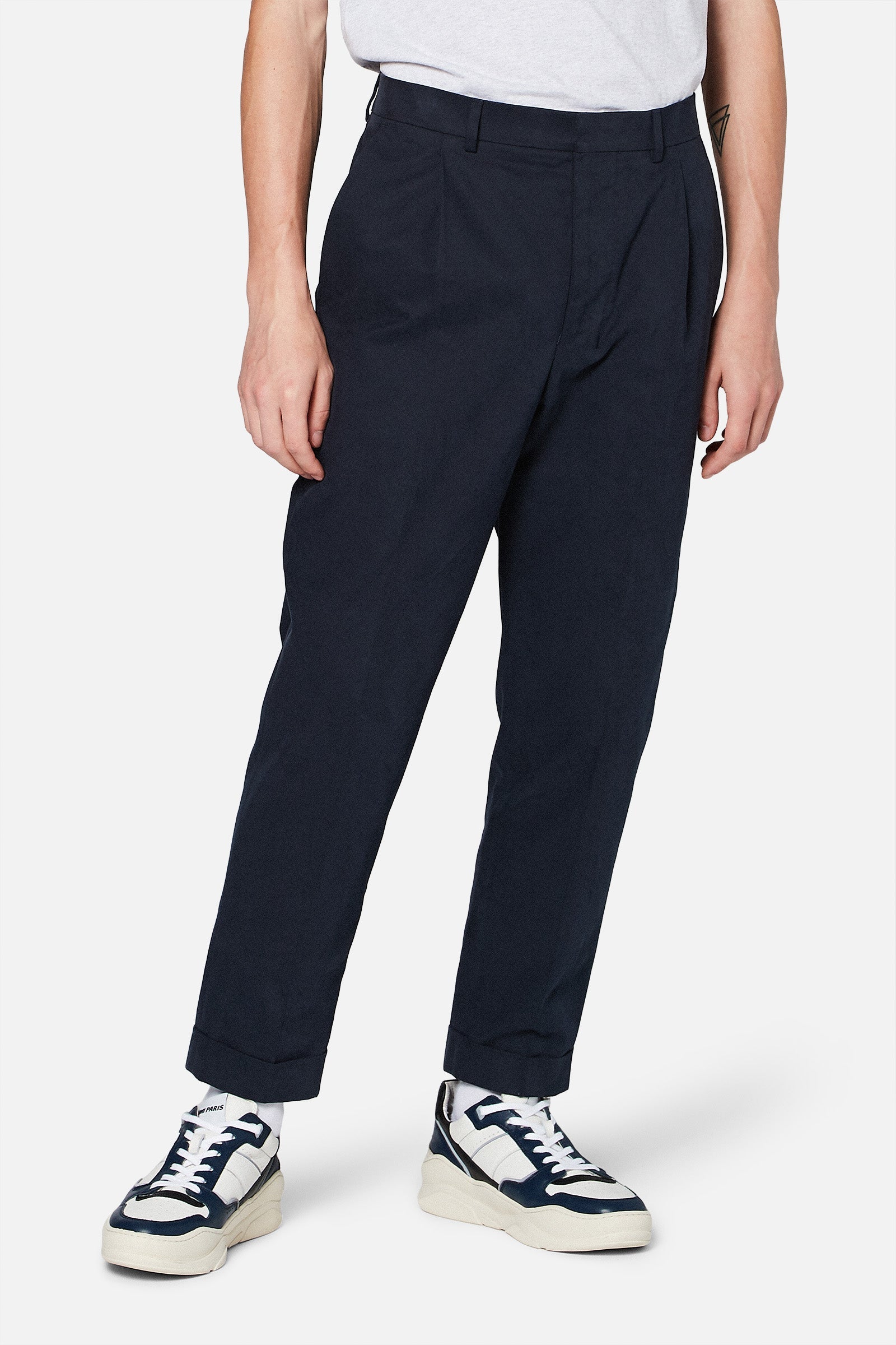 Pantalon Carotte A Plis Faume - seconde main