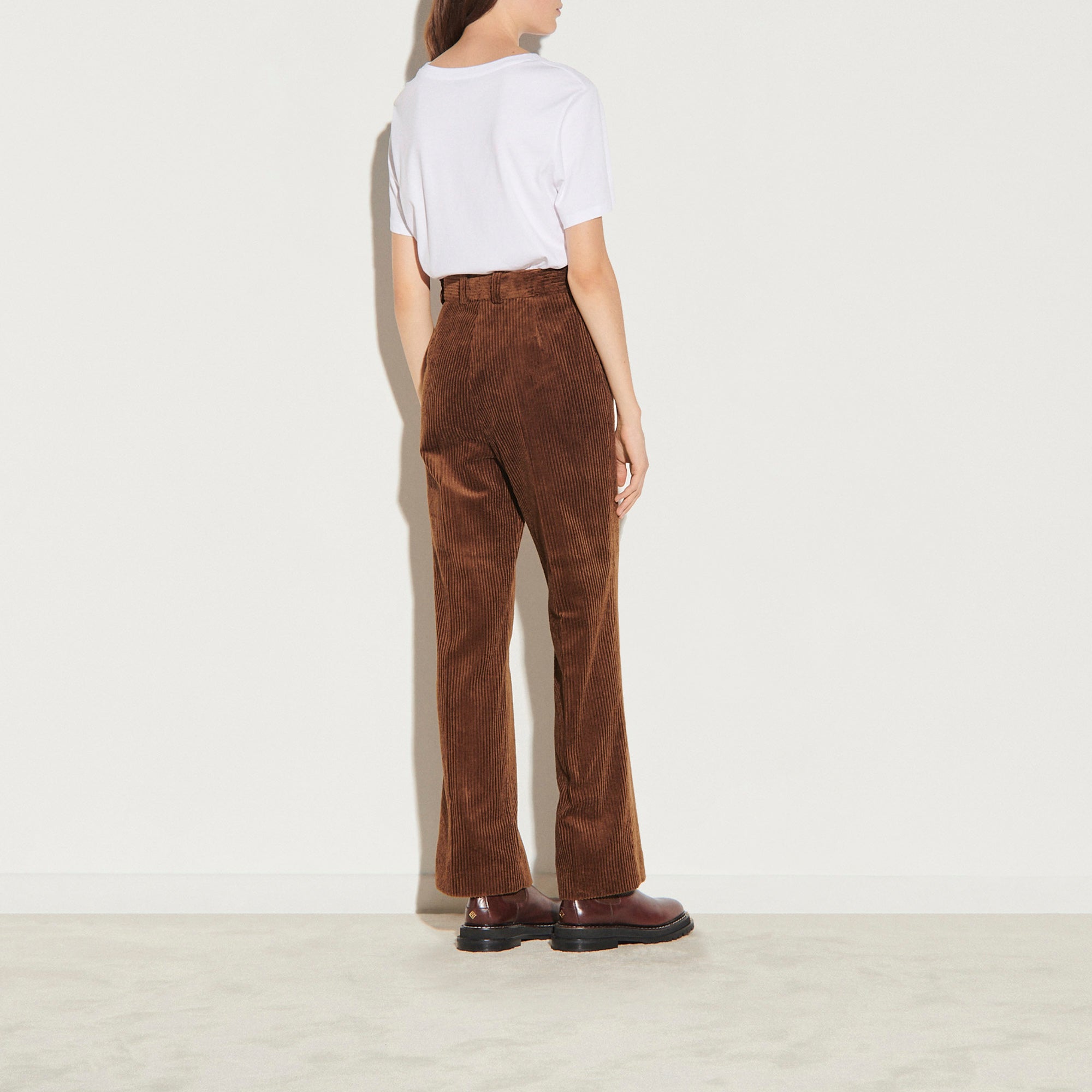Pantalon droit en velours côtelé Faume - seconde main