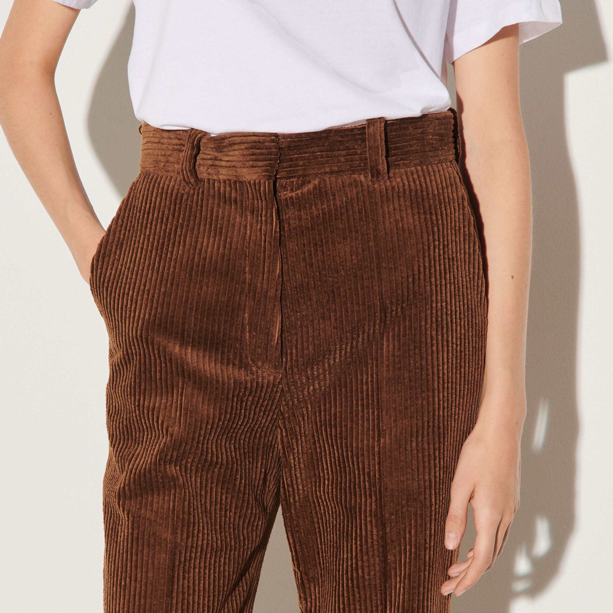Pantalon droit en velours côtelé Faume - seconde main